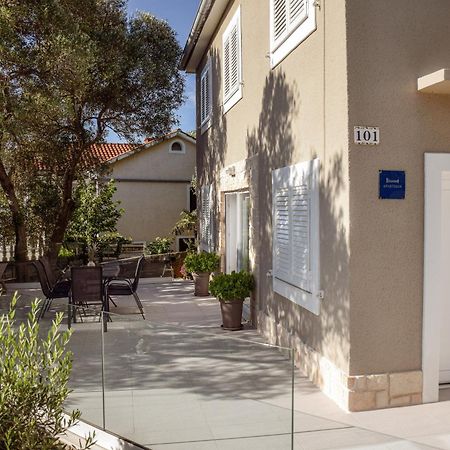 Apartments Petra Risika Exterior foto